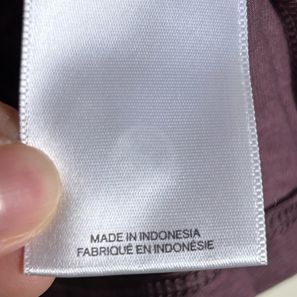 Express Womens Tank Top Small/P Plum Cream Mock Neck Stretch Relax Fit Casual - Picture 9 of 16